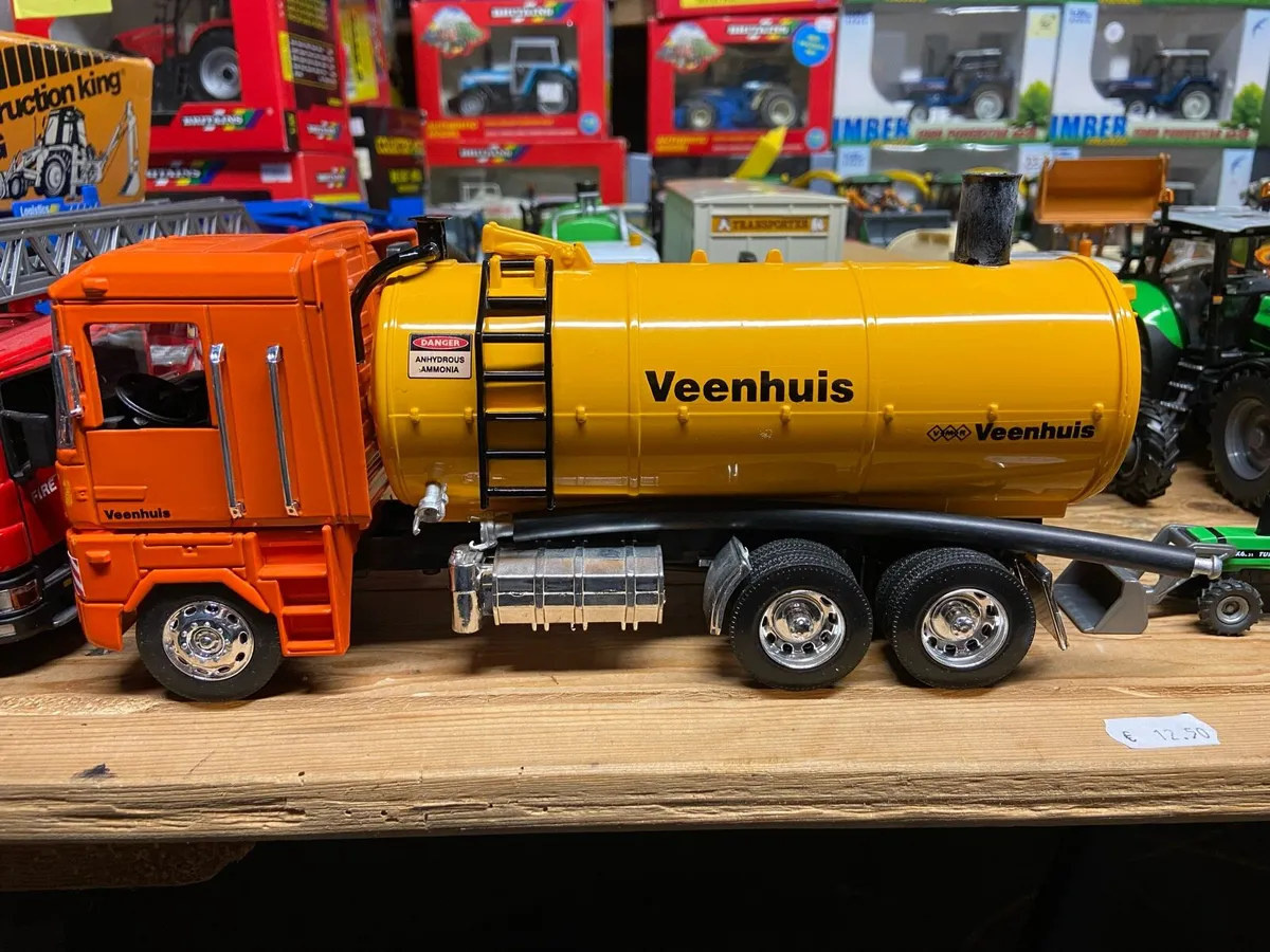 1:32 model trucks - Image 2