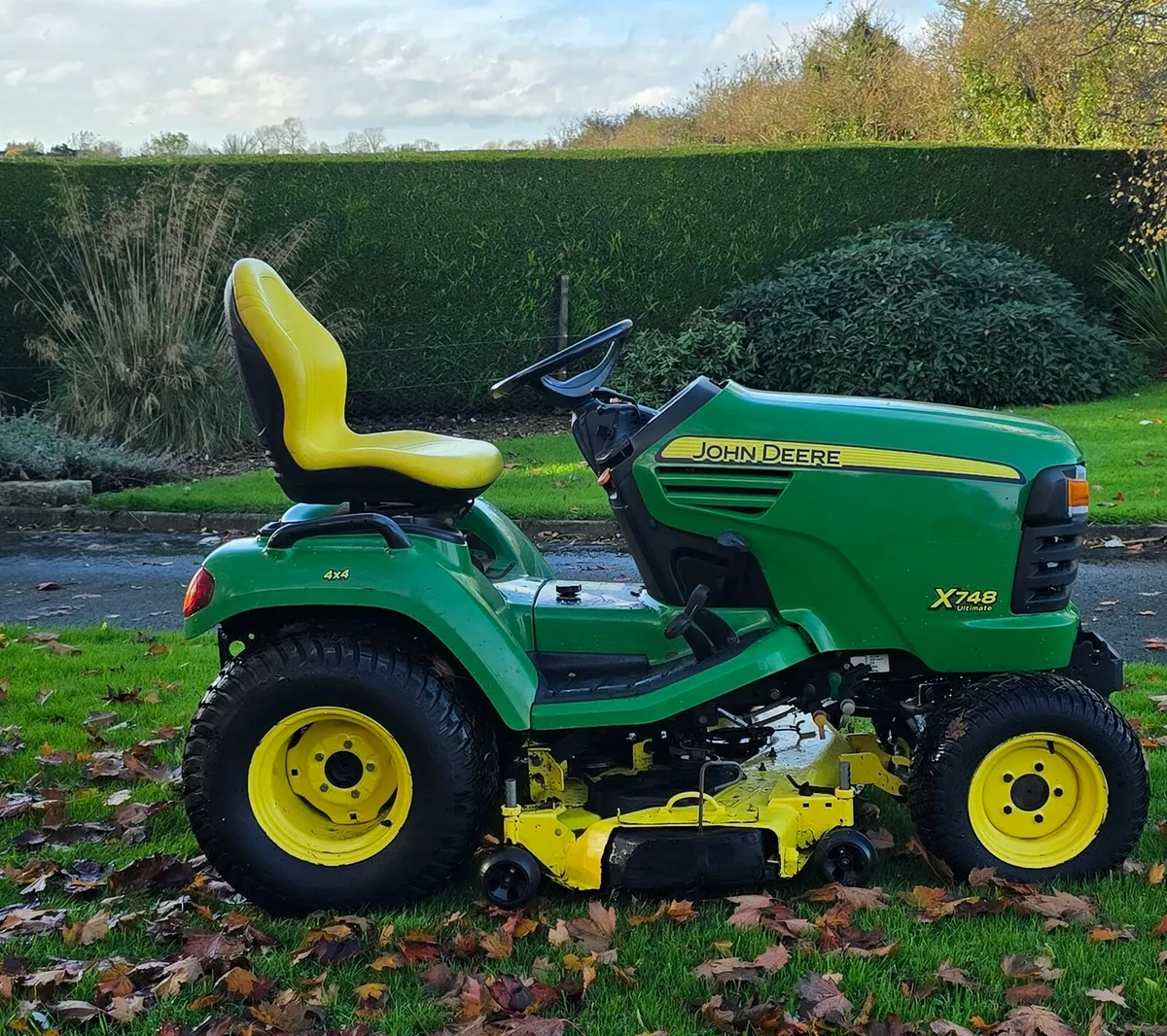 John Deere 4x4 diesel X748 - Image 1