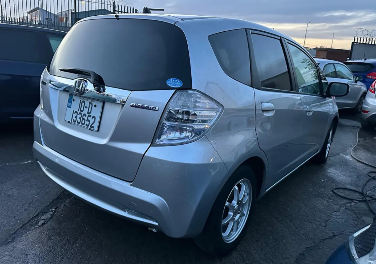 Honda Fit 2010 hybrid Automatic/ New Nct/ warranty - Image 4