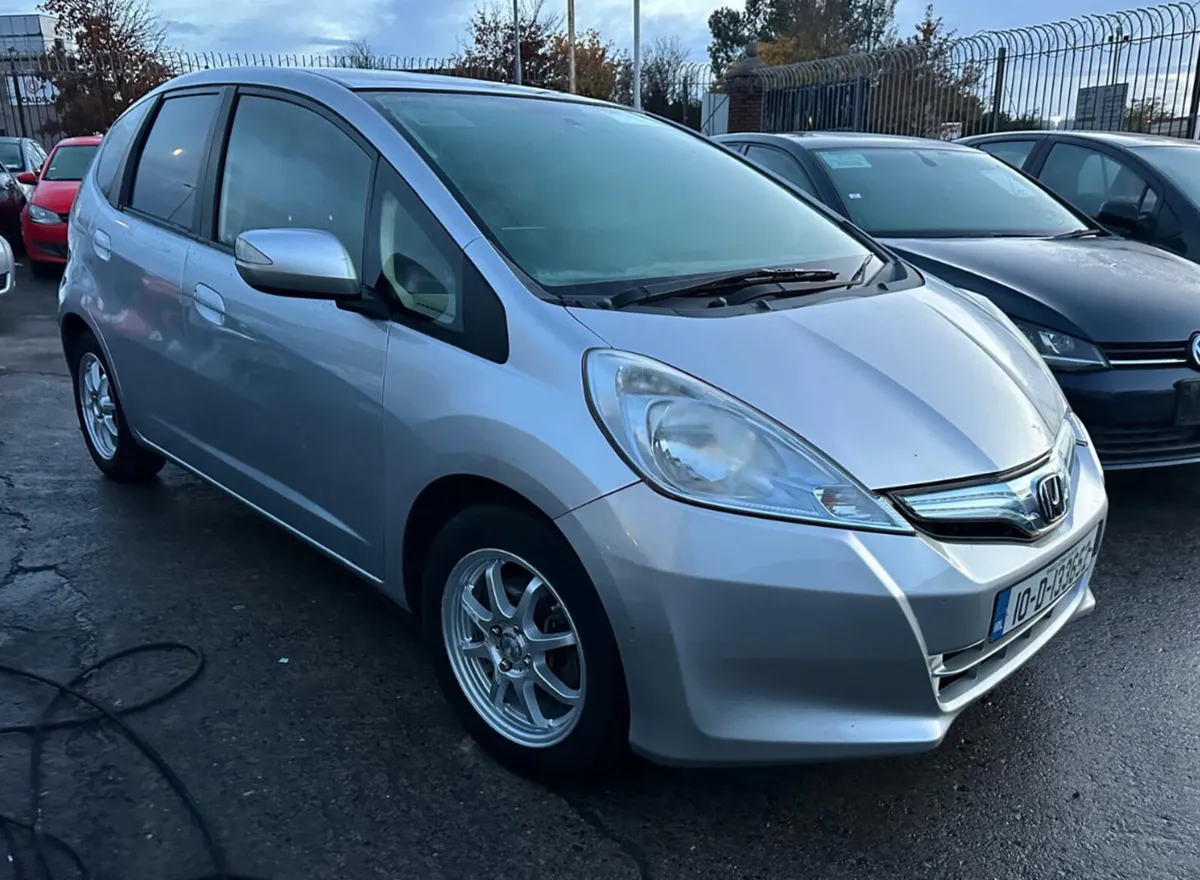 Honda Fit 2010 hybrid Automatic/ New Nct/ warranty - Image 2