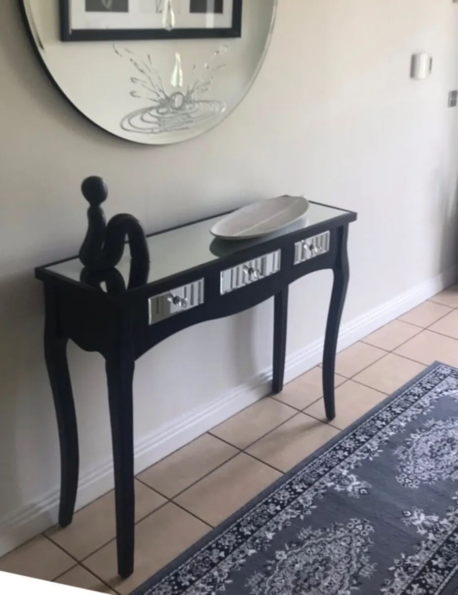 Console table / dressing table - Image 1