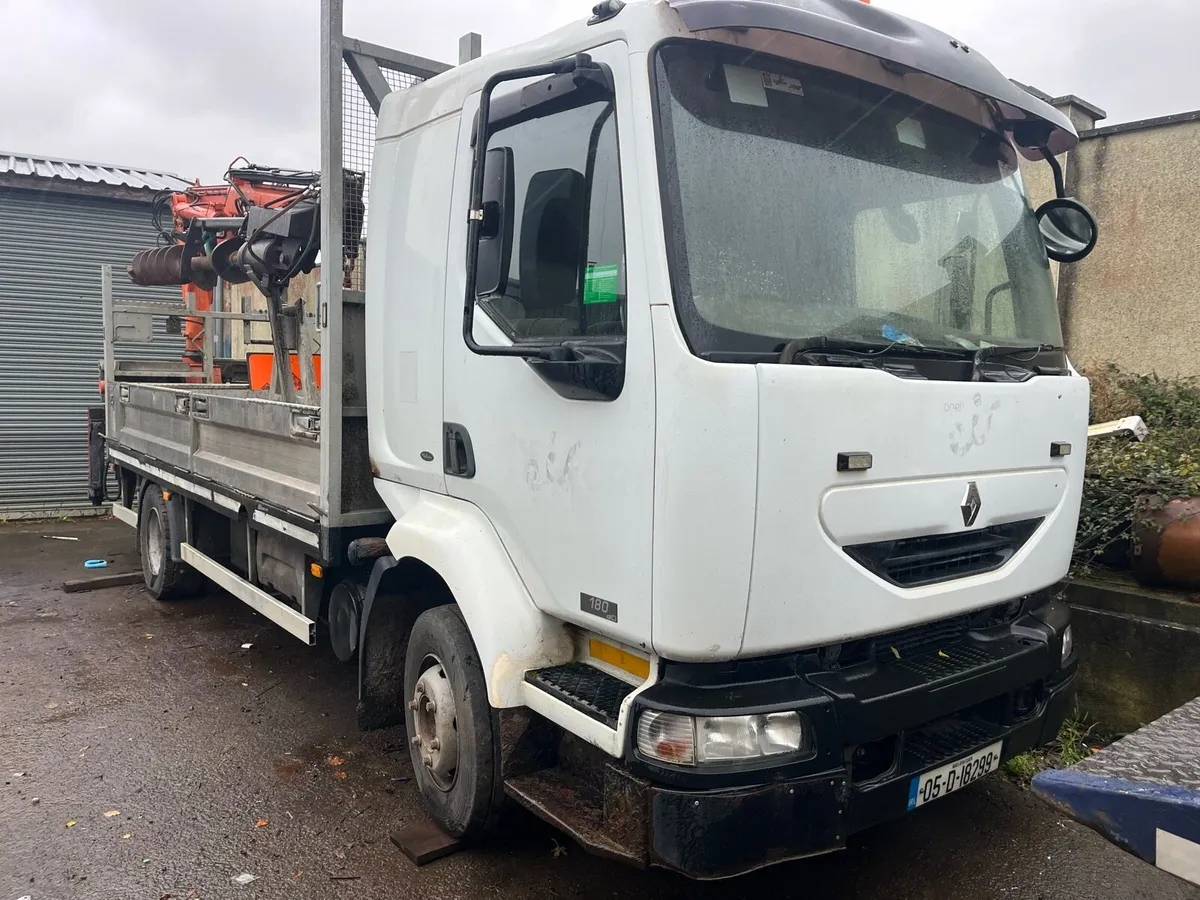 7.5tonne Poling Truck with Auger - Image 2