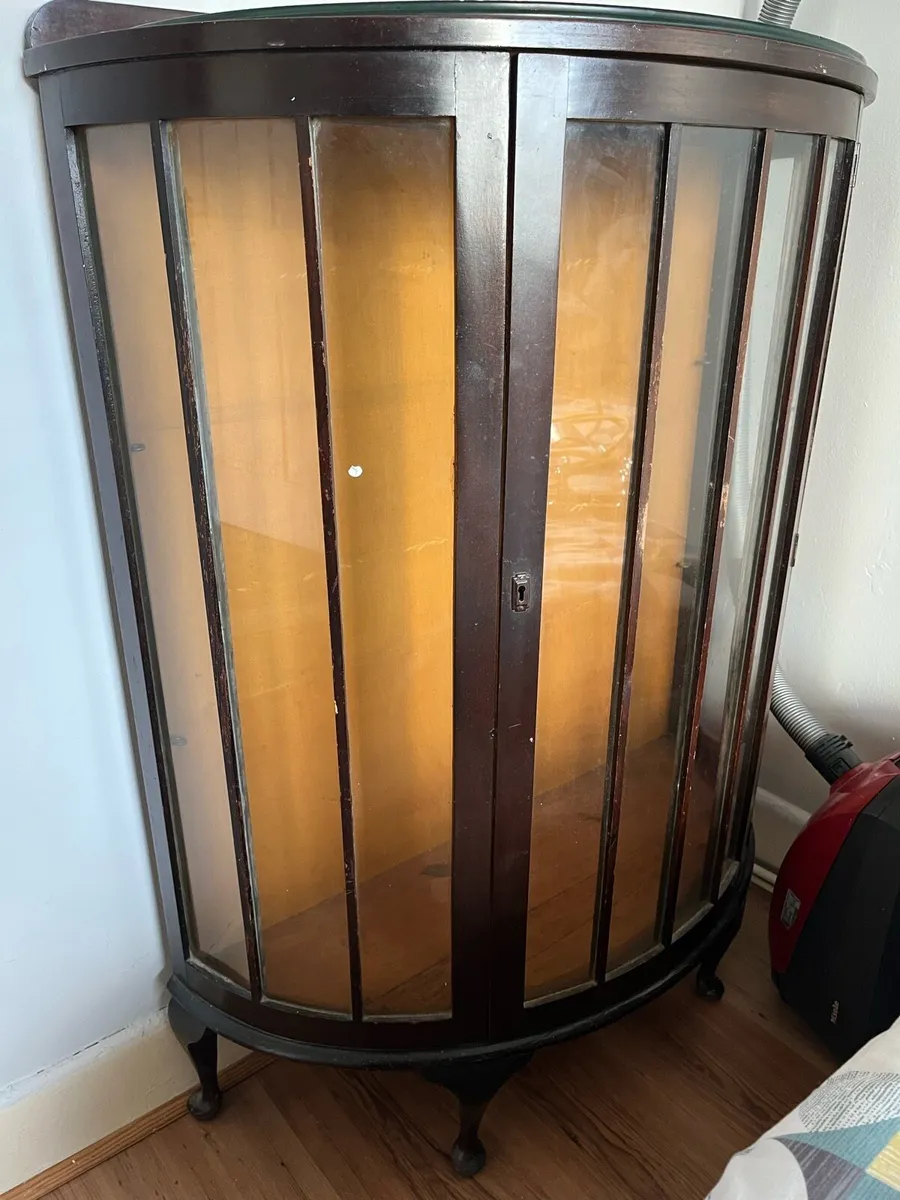 China cabinet - Image 2