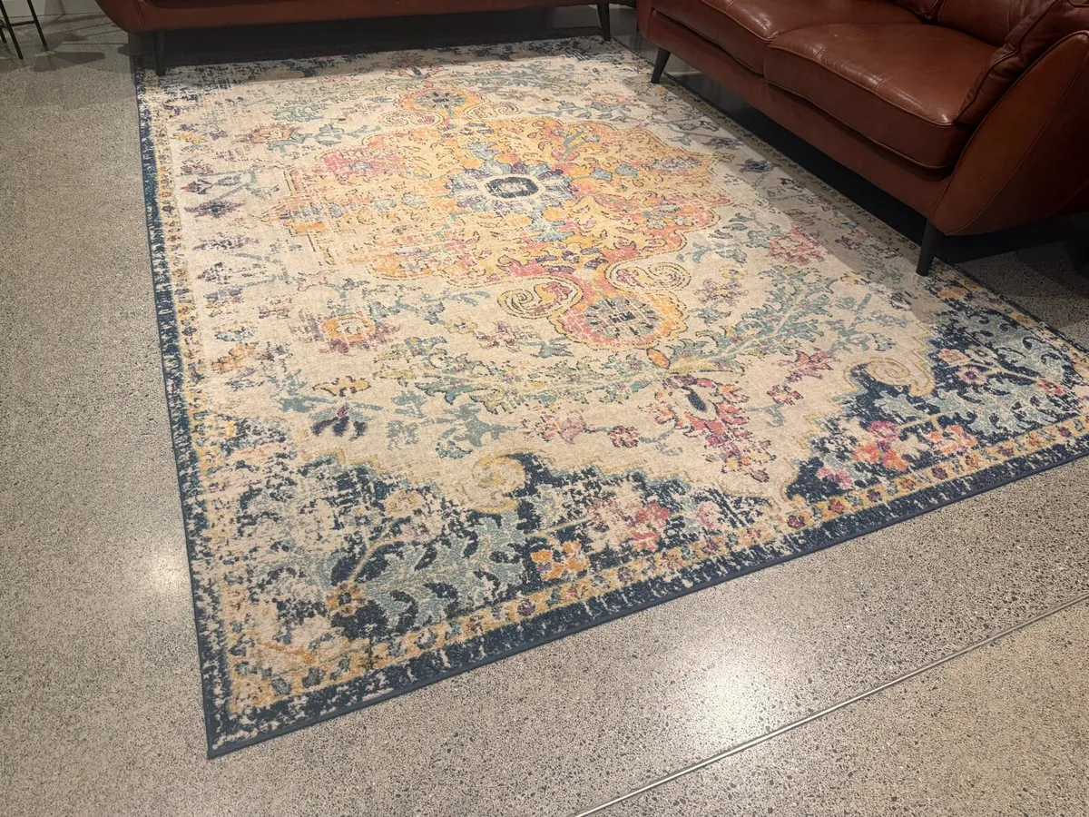 Large rug - Image 2