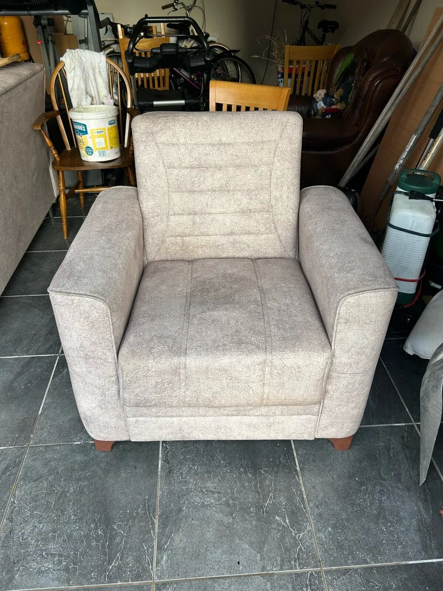 Armchair - Image 1