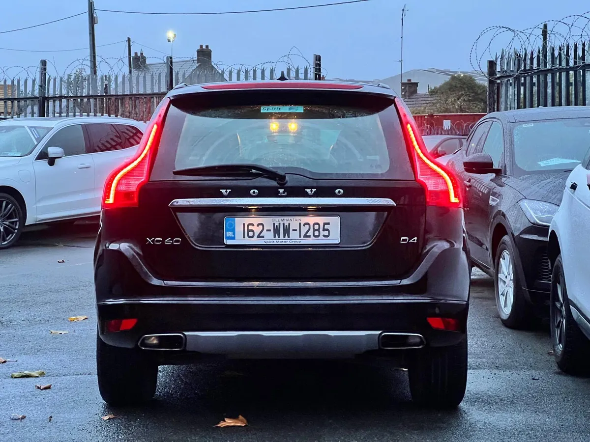 16 Volvo XC60 2.0 Auto Glass Roof - Image 4