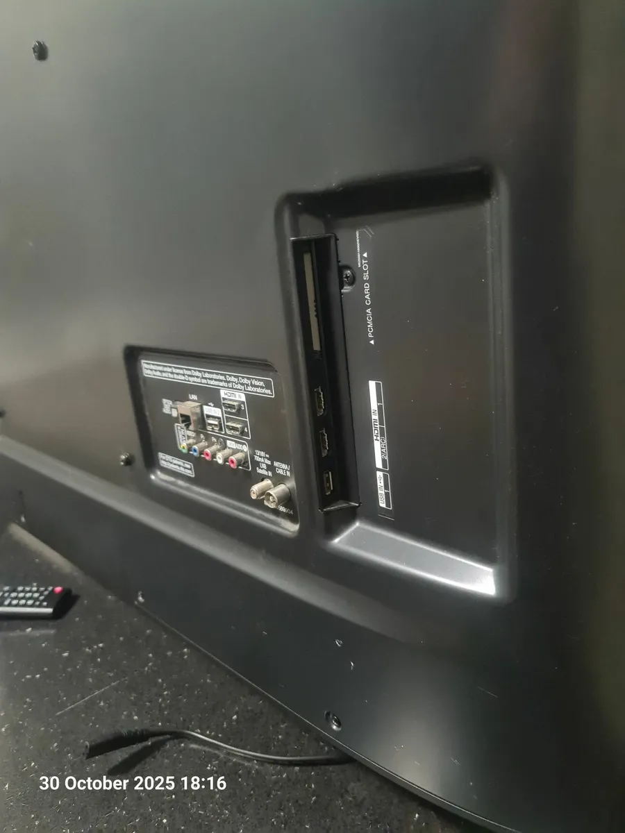 LG 49UH620V – 49” 4K Ultra HD Smart TV - Image 4