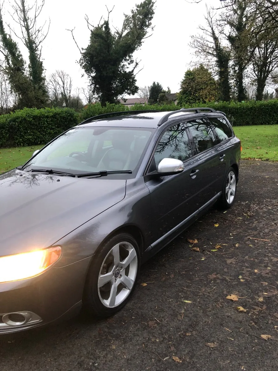 Volvo V70 - Image 2