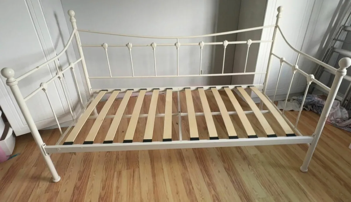 Day bed - Image 3