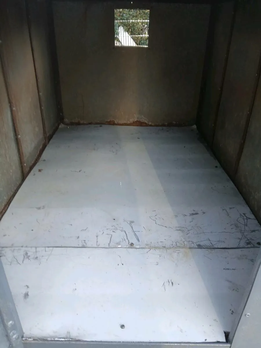 Dog Trailer - Image 4