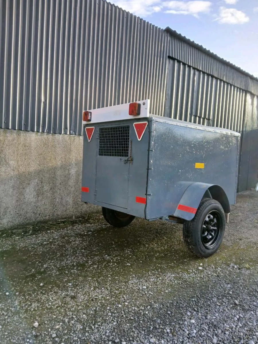 Dog Trailer - Image 1