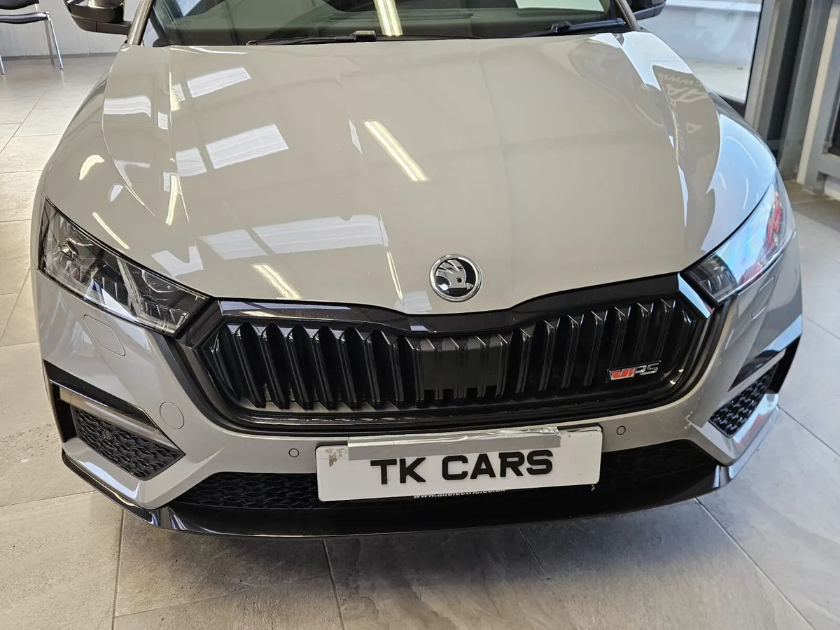 21 SKODA OCTAVIA VRS ESTATE HYBRID - Image 4