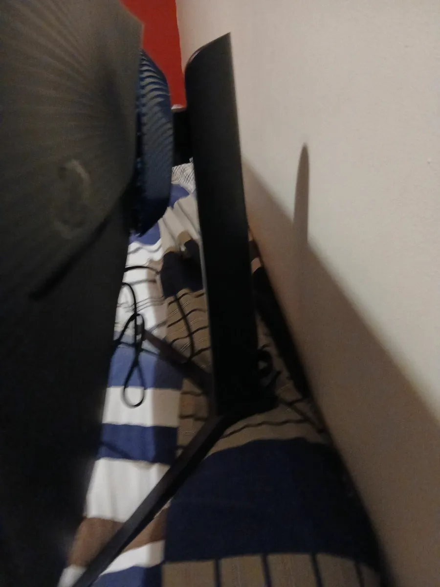 Samsung gaming monitor 27 inch - Image 3