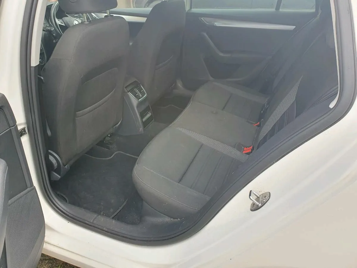 172 Skoda Octiva Estate 1.6 TDI SE TECH - Image 3