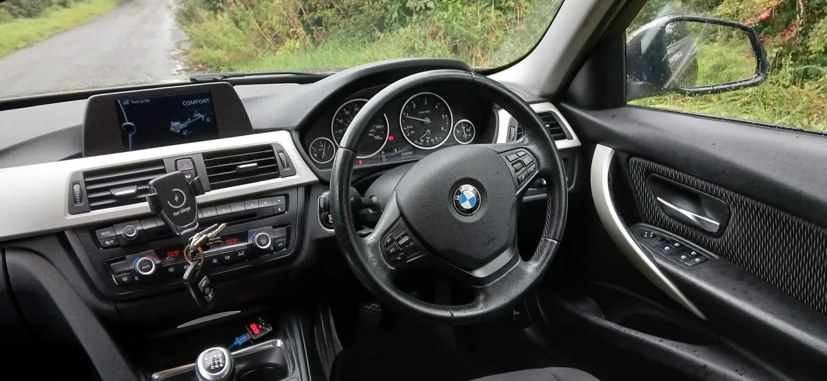 BMW 3-Series 2014 - Image 4