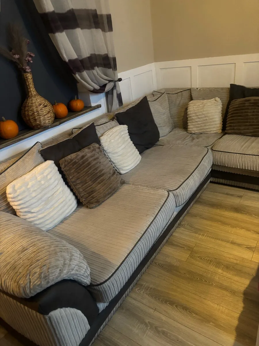 L shaped sofa - Image 3