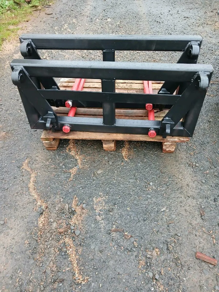 Bale Spikes - Image 1