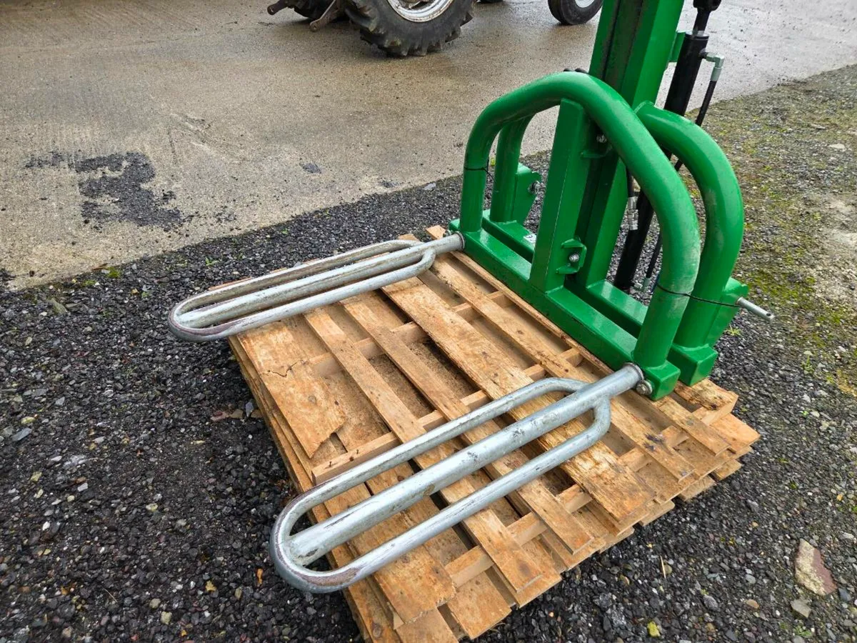 Cashels Bale lifter - Image 1
