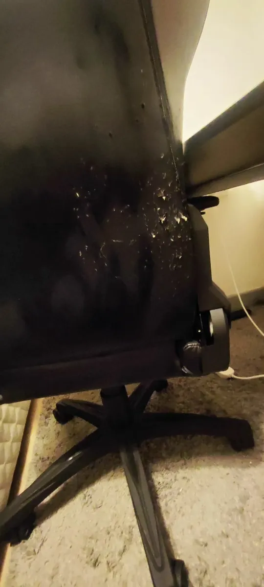 Gaming chair / Desk - Image 2