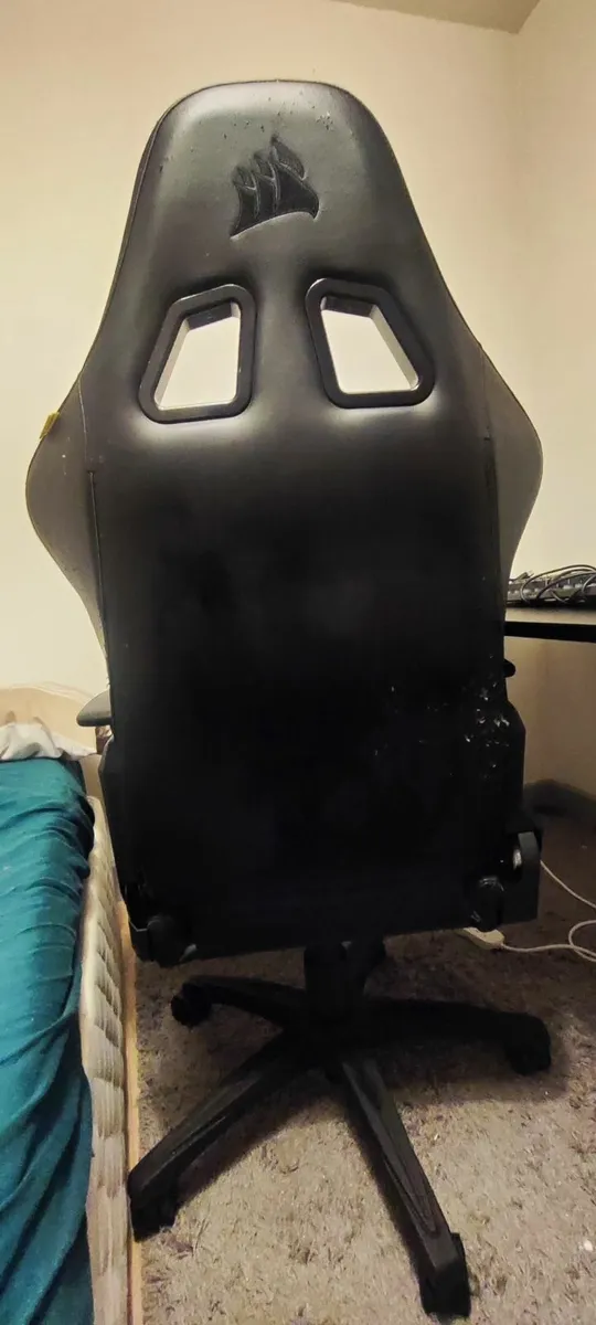 Gaming chair / Desk - Image 3