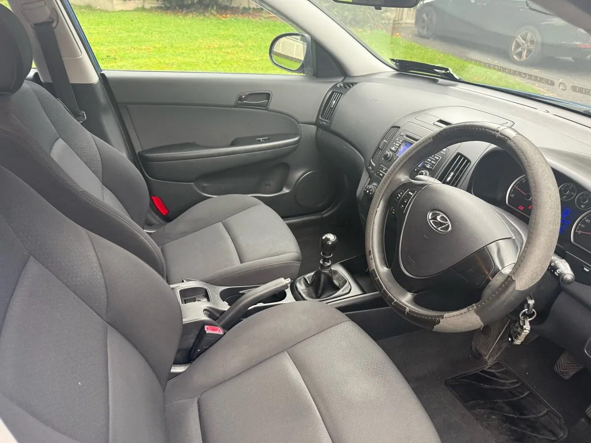 Hyundai i30 petrol Nct 2/26 - Image 4