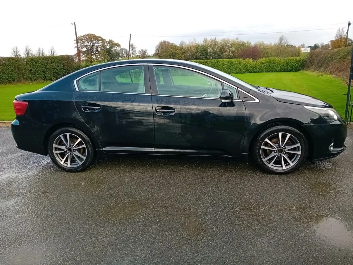 2014 Toyota Avensis Diesel - Image 2