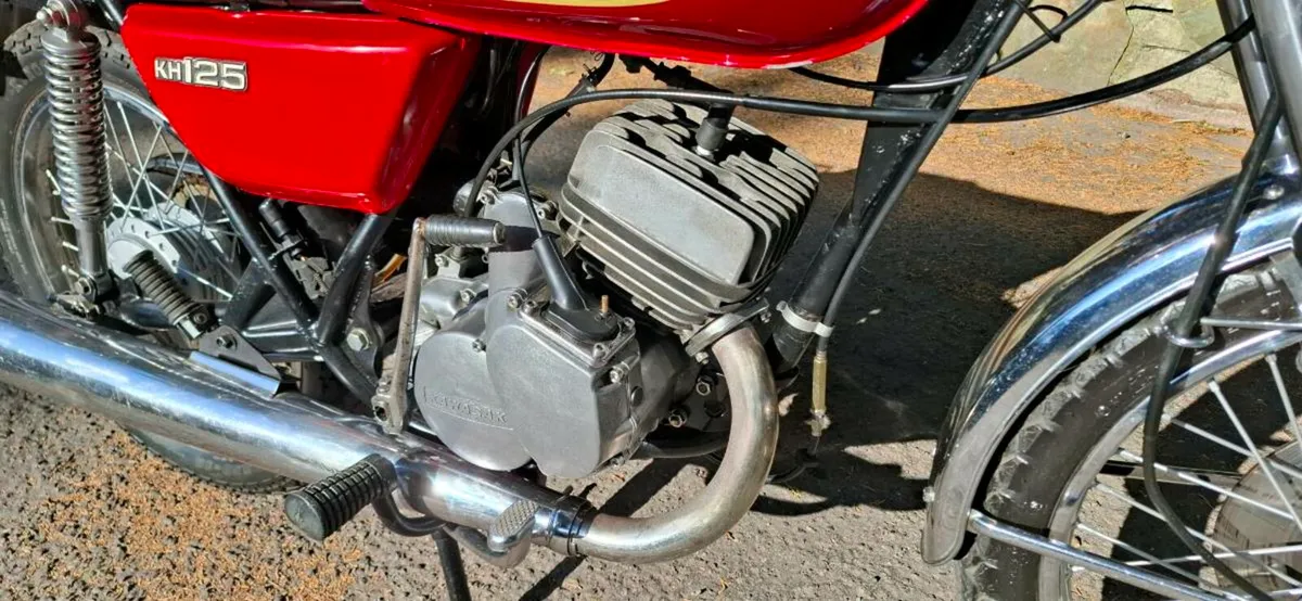 1978 Kawasaki KH 125 A . Tax 6/26 - Image 4
