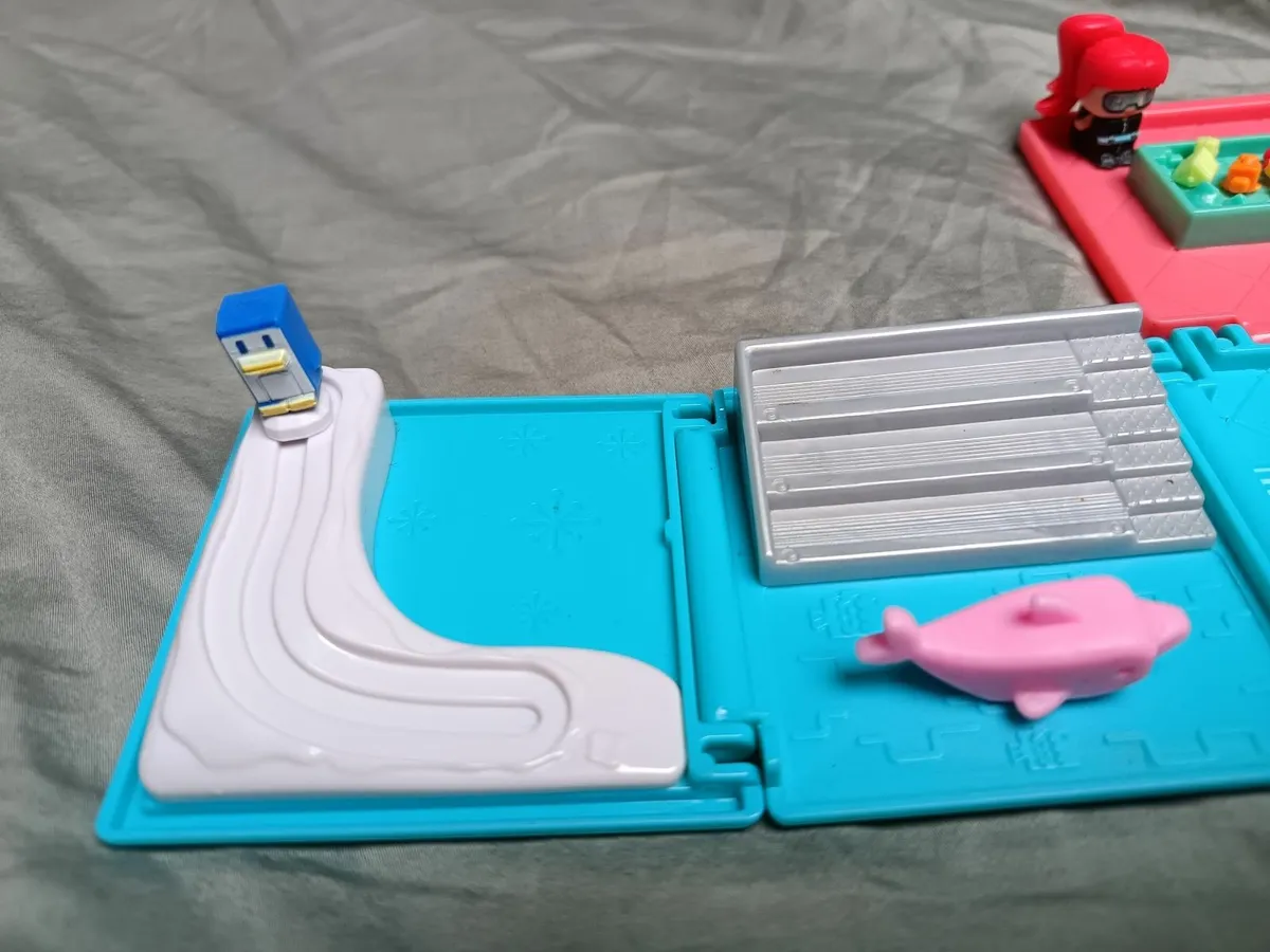 My Mini Mixieq's aquarium play set - Image 2