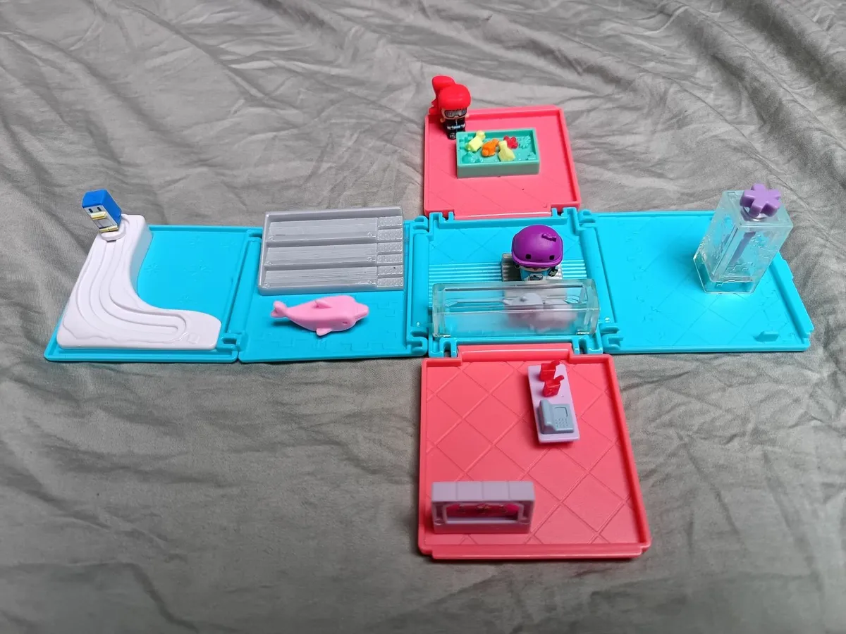 My Mini Mixieq's aquarium play set - Image 1