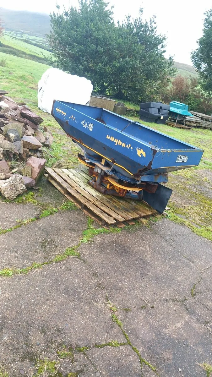 Fertiliser Spreader - Image 1