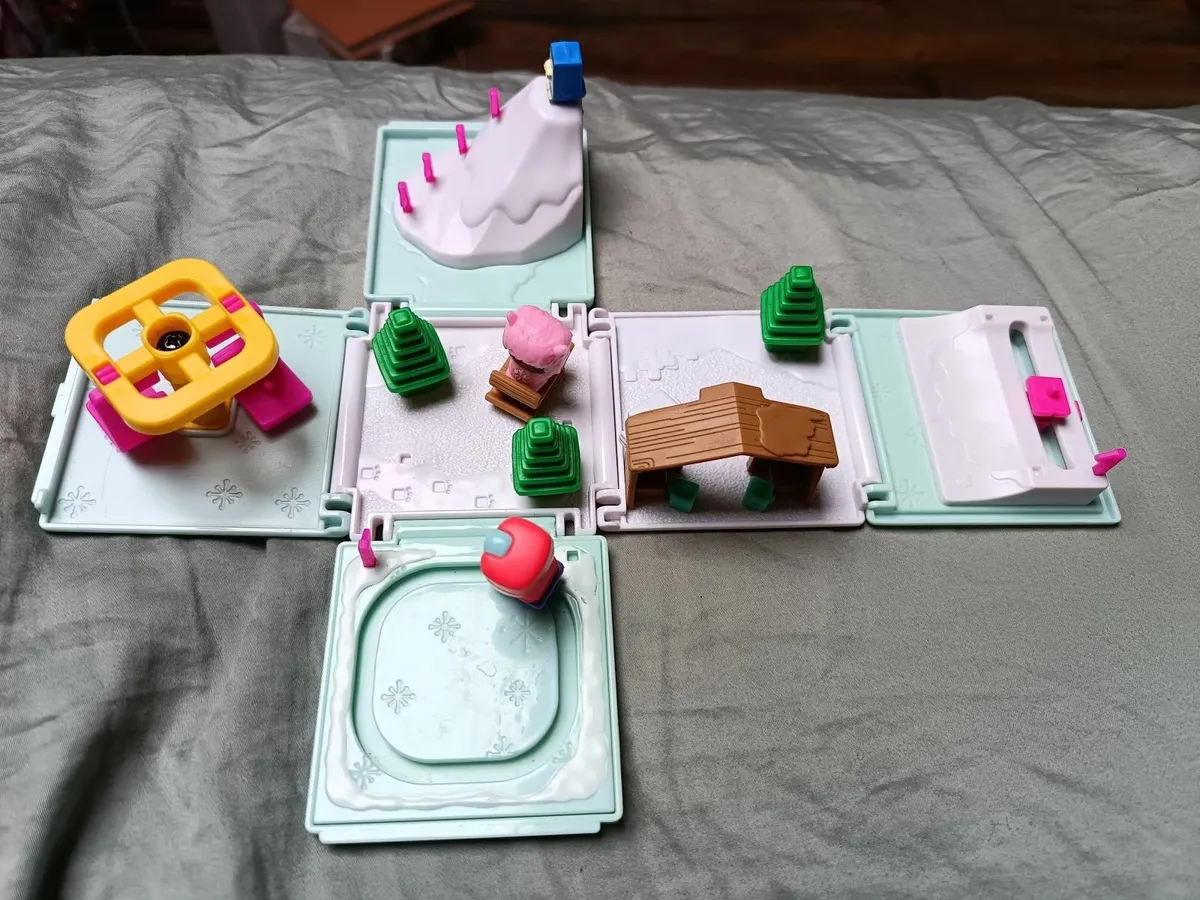 My Mini Mixieq's skiing play set - Image 1