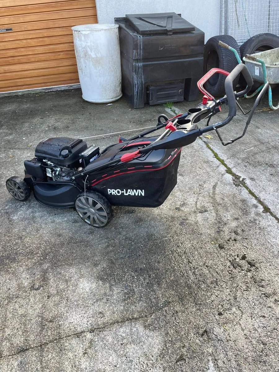 Hyundai Pro Lawnmower For Sale - Image 1