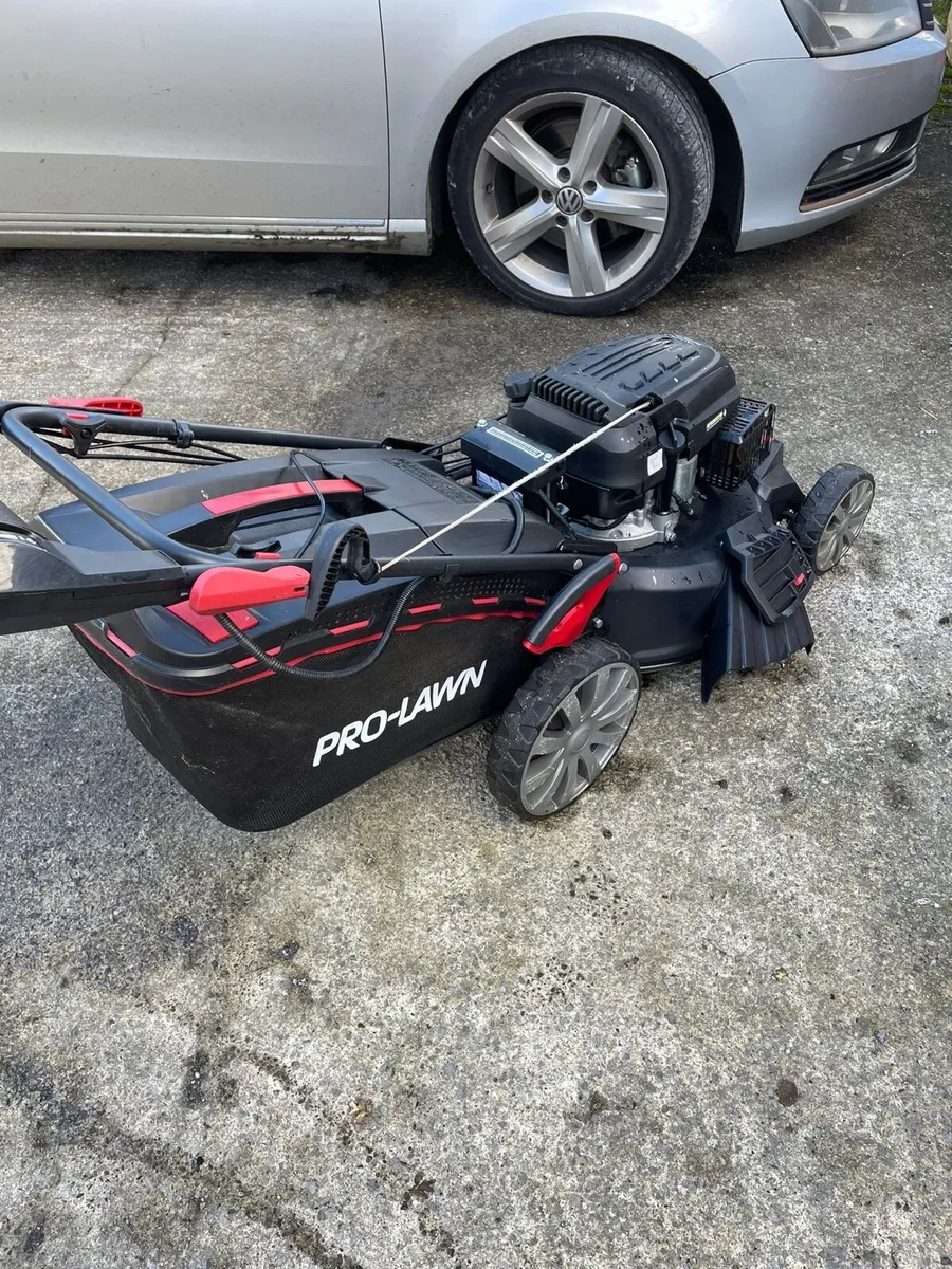 Hyundai Pro Lawnmower For Sale - Image 3