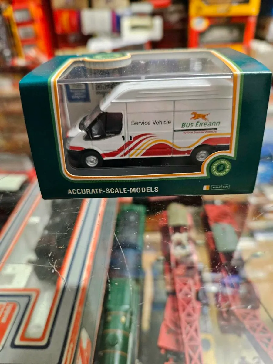 Corgi Oxford Ford Transit Bus Eireann Van