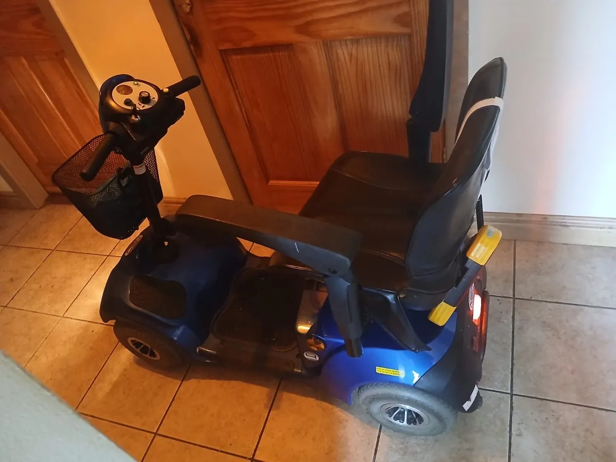 Mobility scooter - Image 1