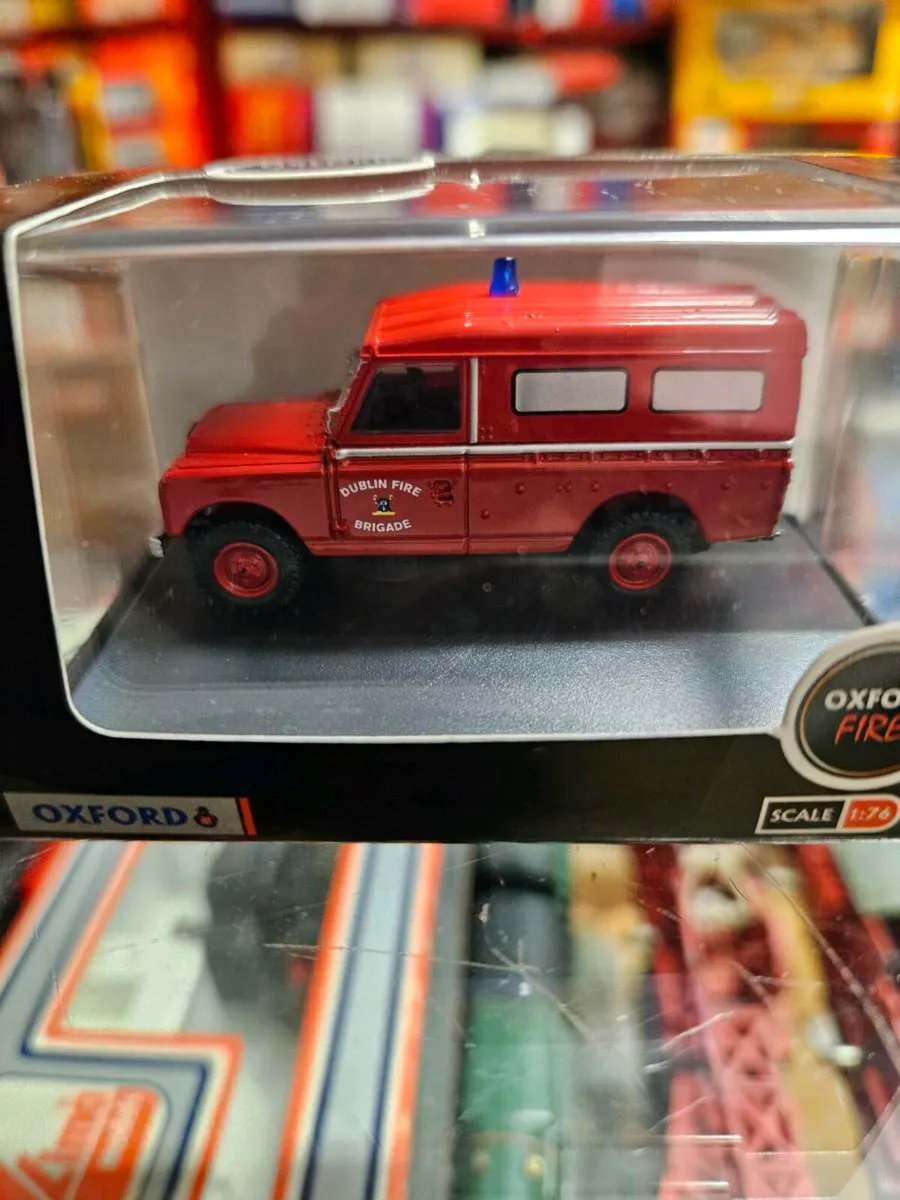 Corgi Oxford Landrover Dublin Fire Brigade - Image 2