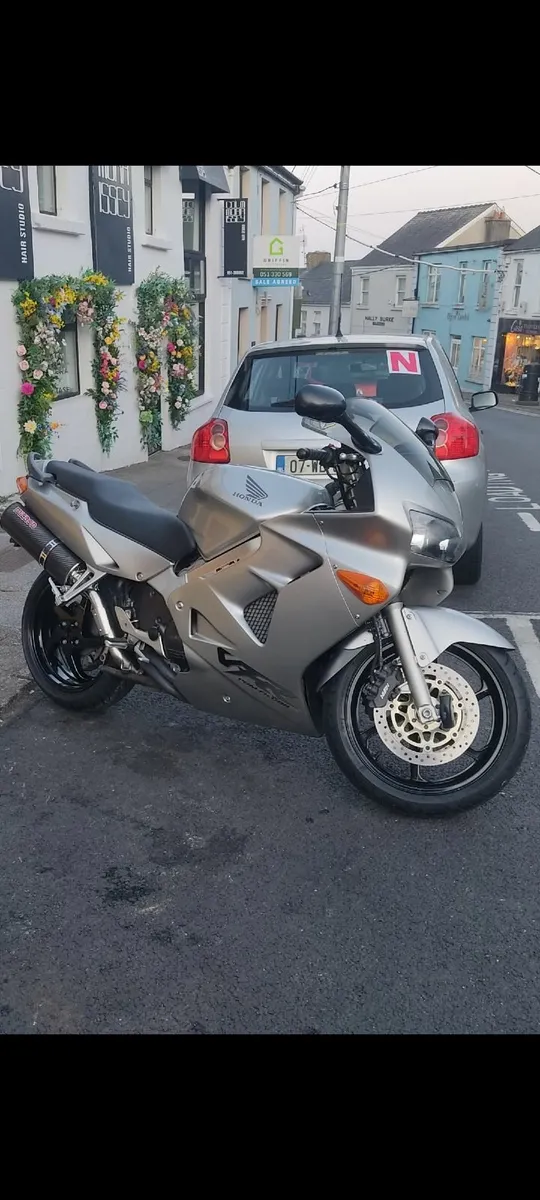 1998 Honda VFR 800f - Image 1