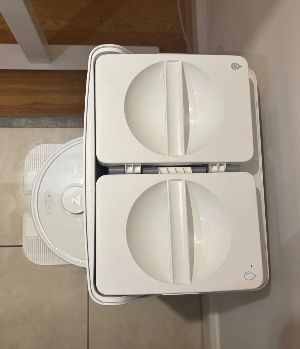 Roborock Q Revo Robot Vacuum and Mop - Image 3