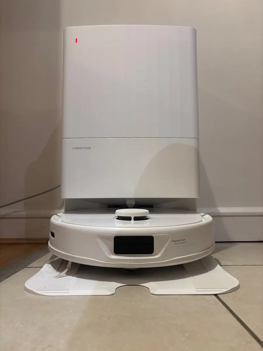 Roborock Q Revo Robot Vacuum and Mop - Image 1