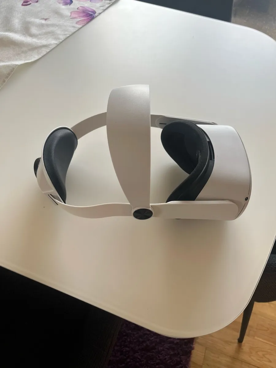 Meta quest 2 - Image 3