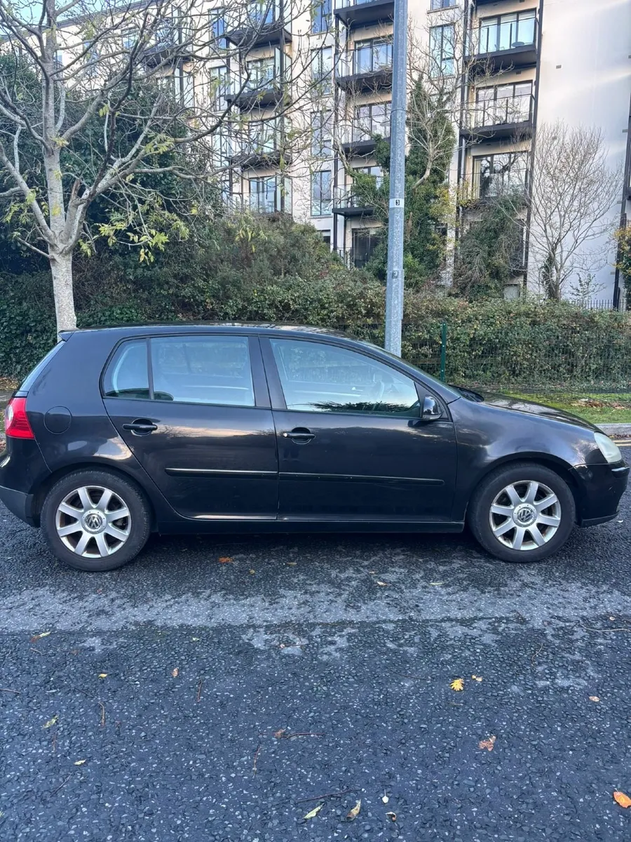 2004 Volkswagen Golf Sport 1.4L Petrol - Image 1