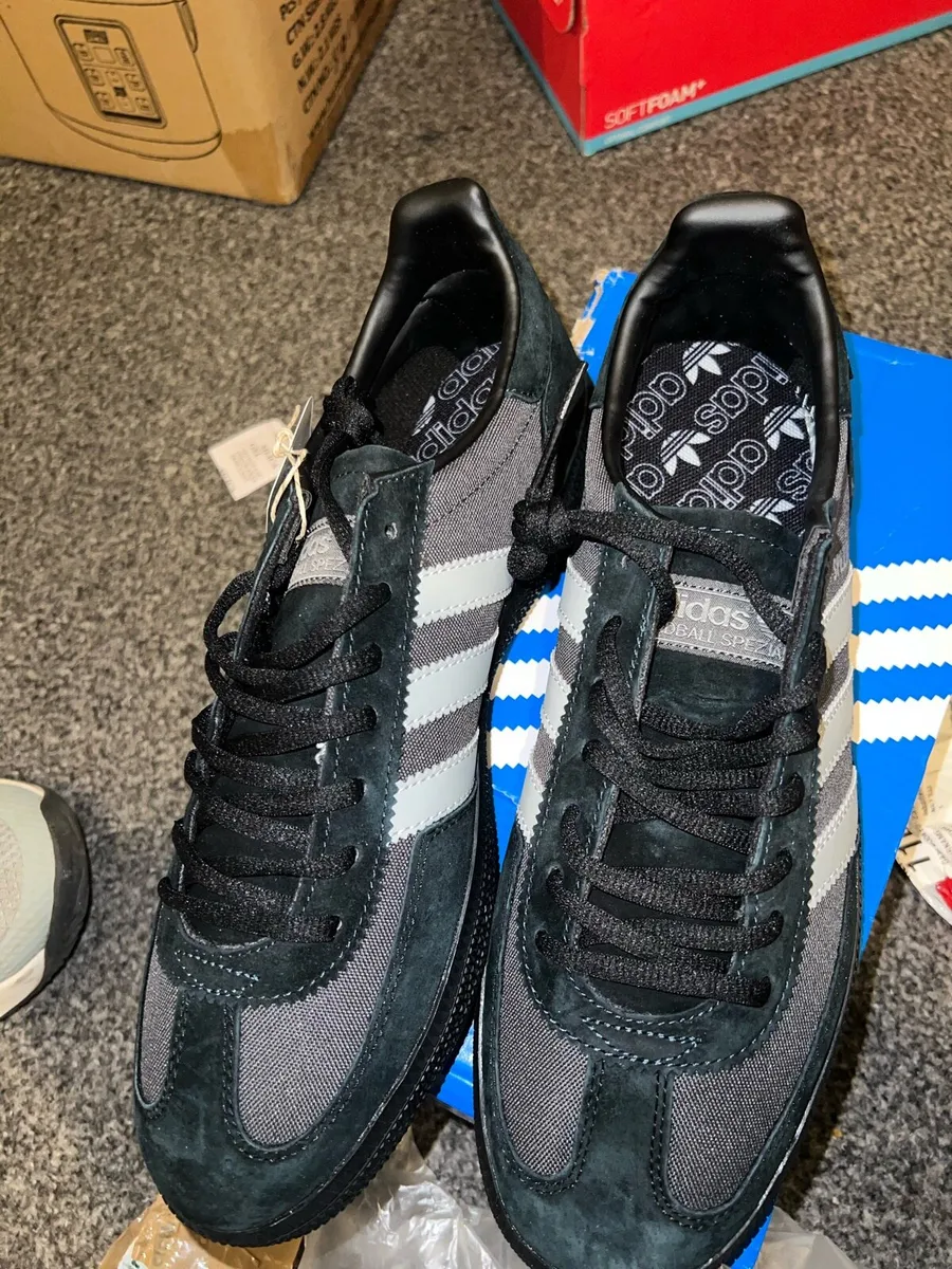 Adidas sneaker - Image 2