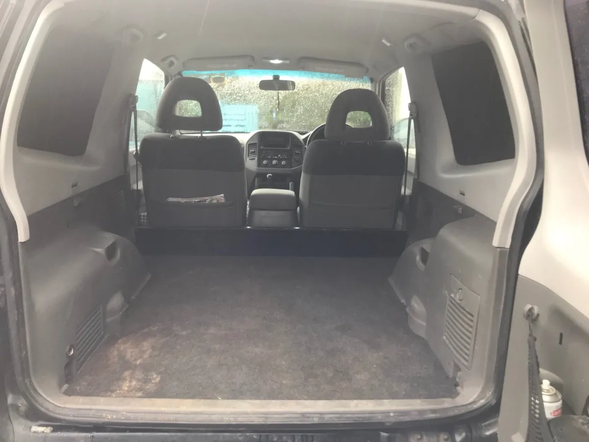 Mitsubishi Pajero 2006 - Image 2