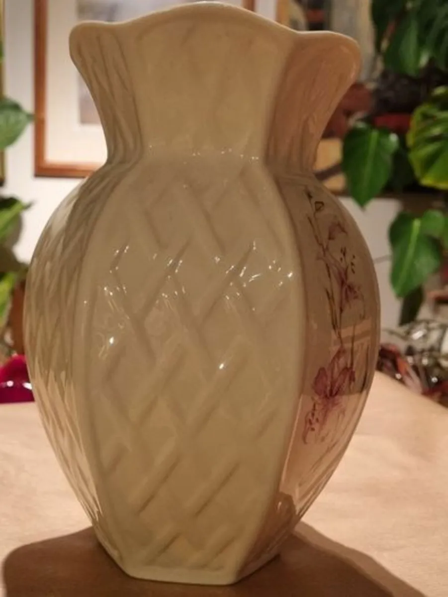 Belleek Vase - Image 4