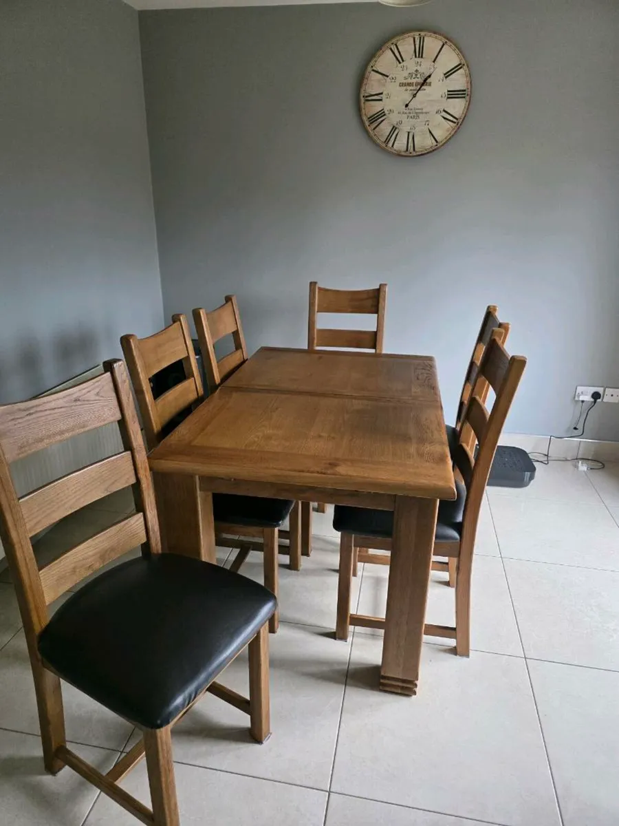 Solid oak dining table - Image 2