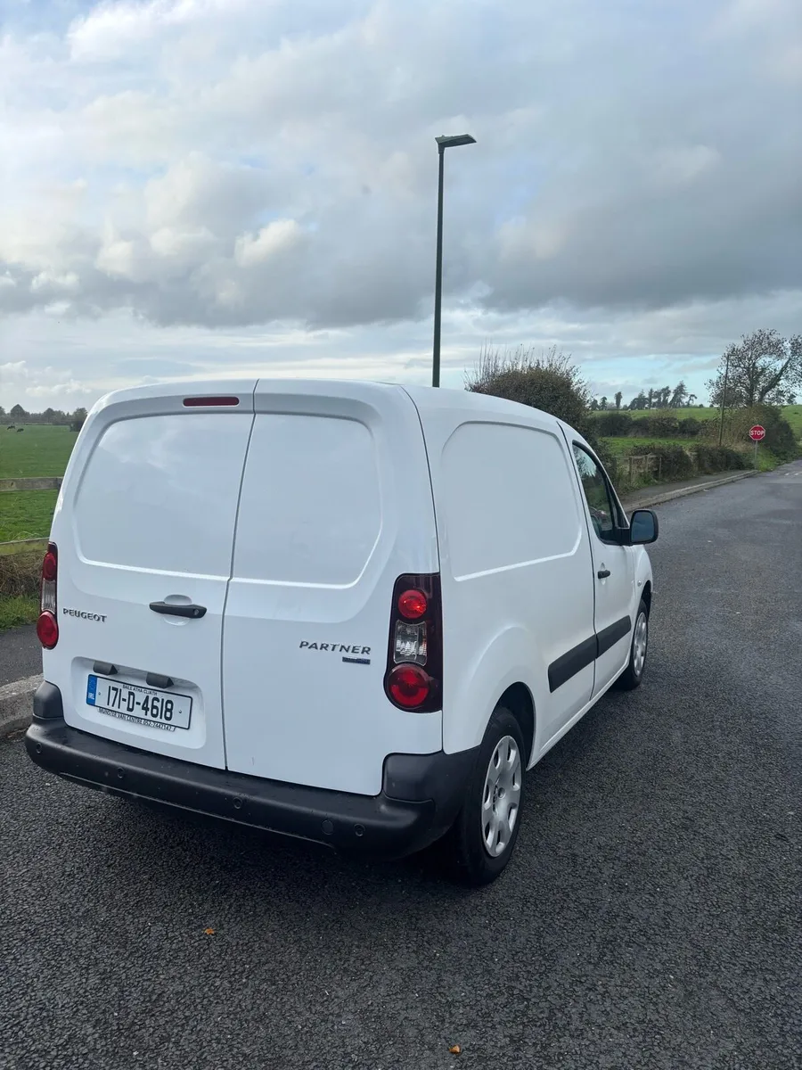 2017 Peugeot Partner - Image 3