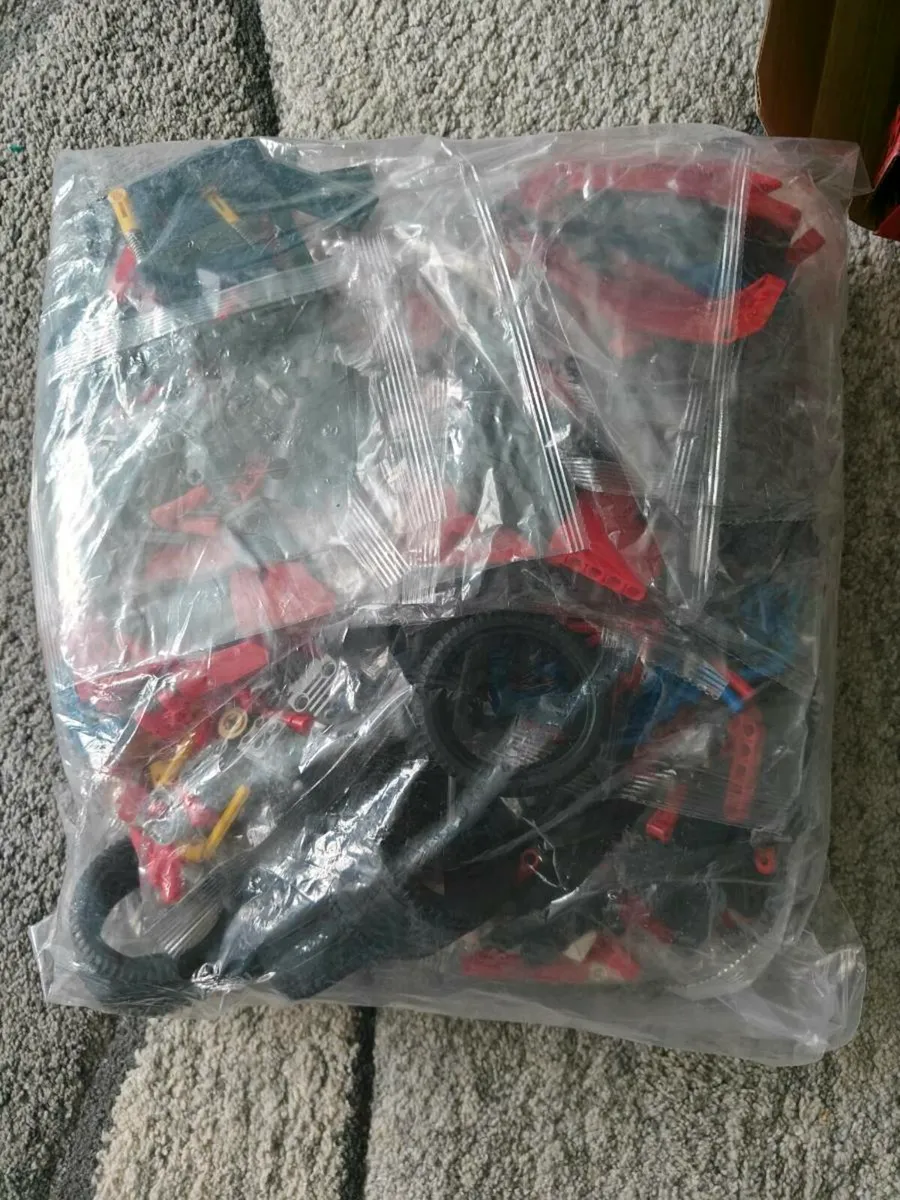 Lego Ferrari 488 GTE - Image 4