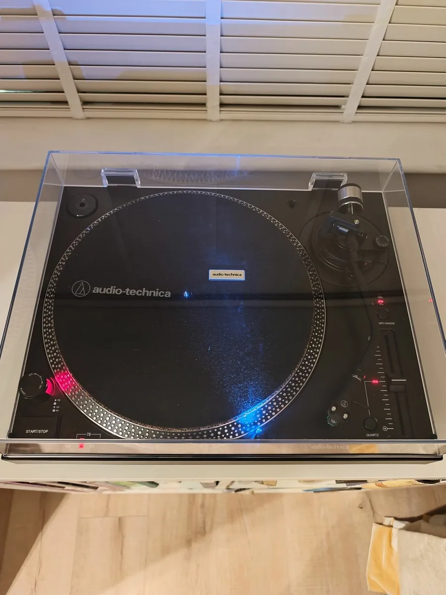 Audio technica AT~LP 120X USB record player - Image 1