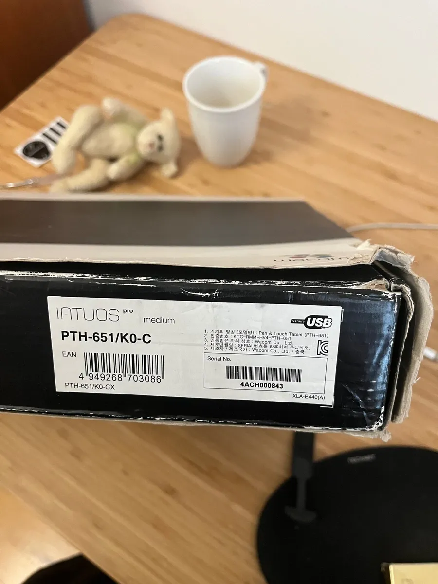 Wacom Intuos Pro Graphics Tablet - Image 4