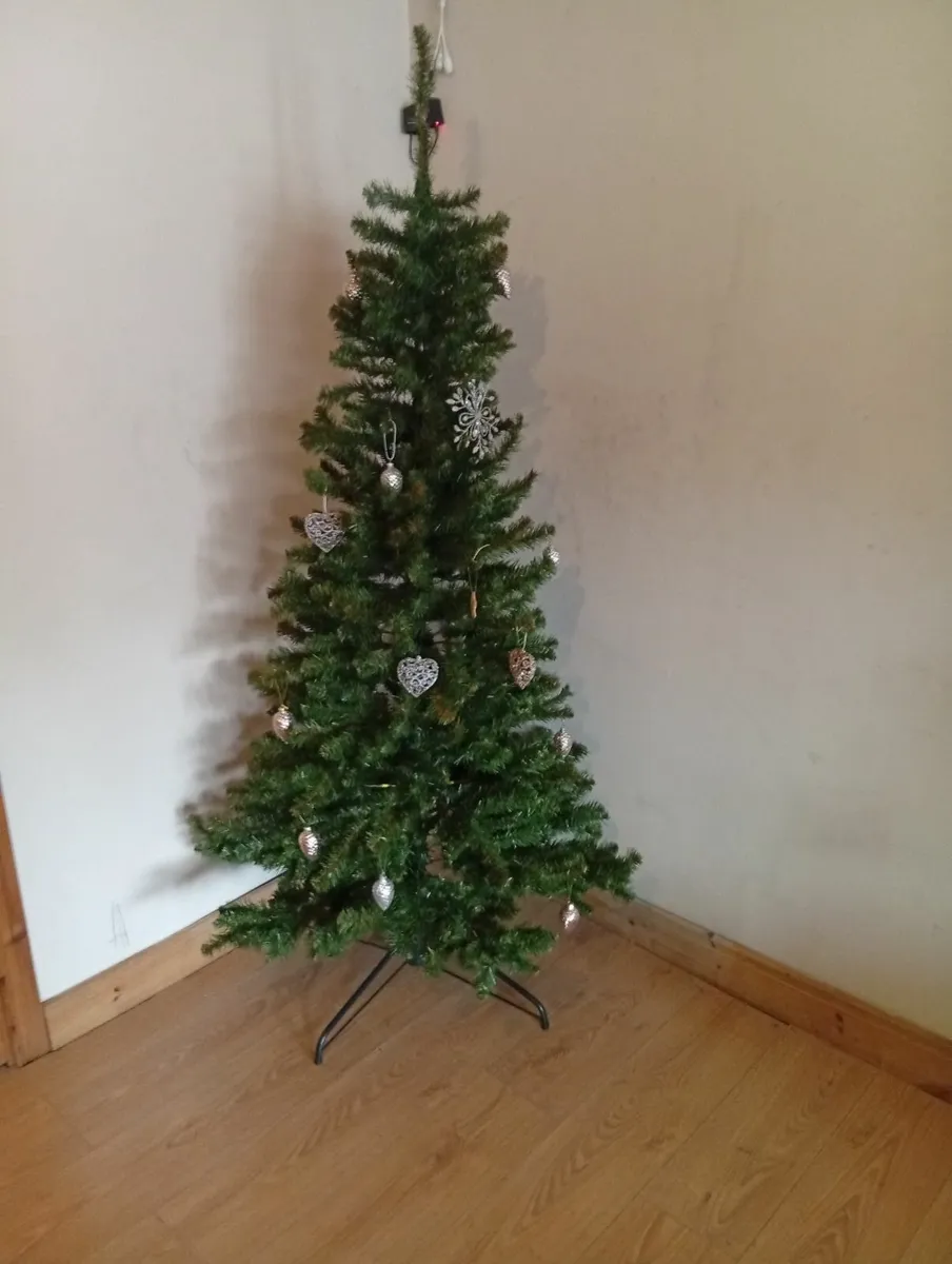 Deluxe 6ft Slim Nicolas Pine Christmas tree - Image 1